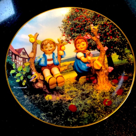 Hummel plate - Apple Tree Boy and Girl